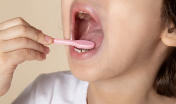 Trik Ampuh Memutihkan Gigi Kuning dan Berkerak Tanpa Perlu Bleaching! Yuk Coba Rahasia Pasta Alami Ini!