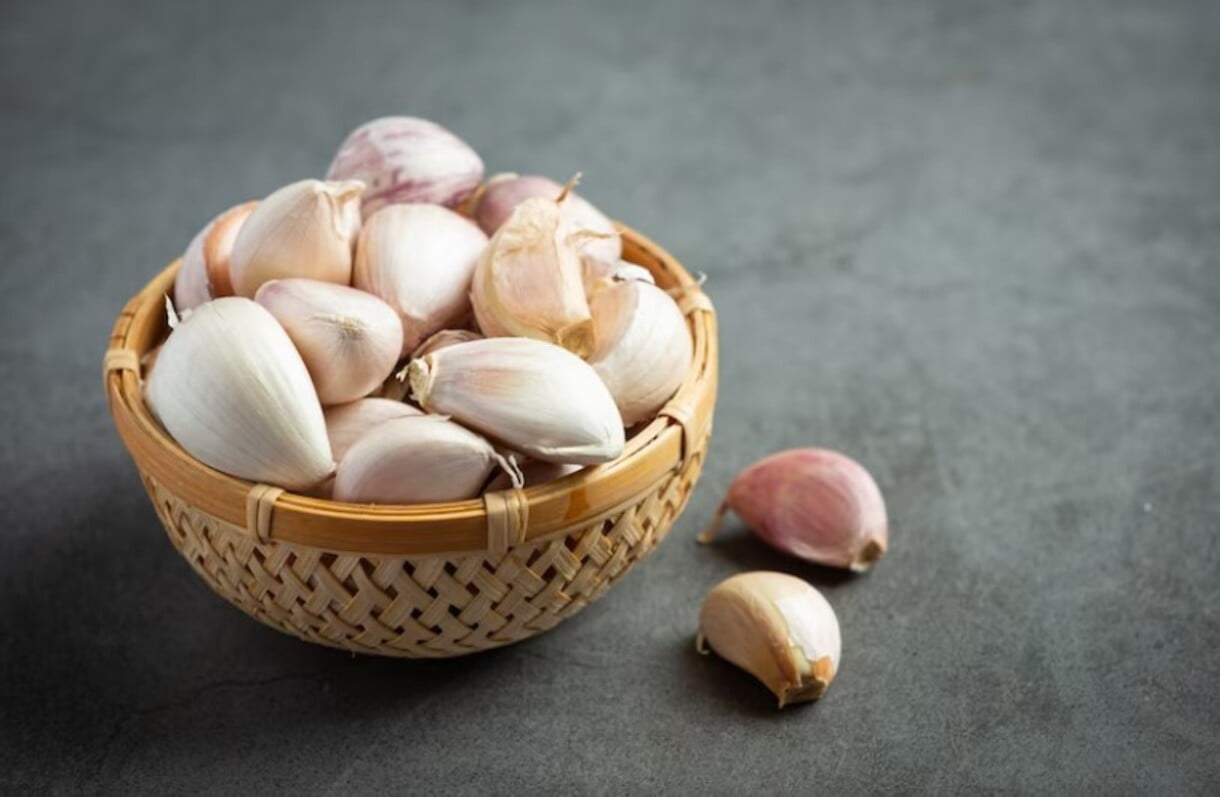 Trik Ampuh Mengonsumsi Bawang Putih Mentah untuk Menurunkan Berat Badan dengan Cepat! Kamu Harus Coba!