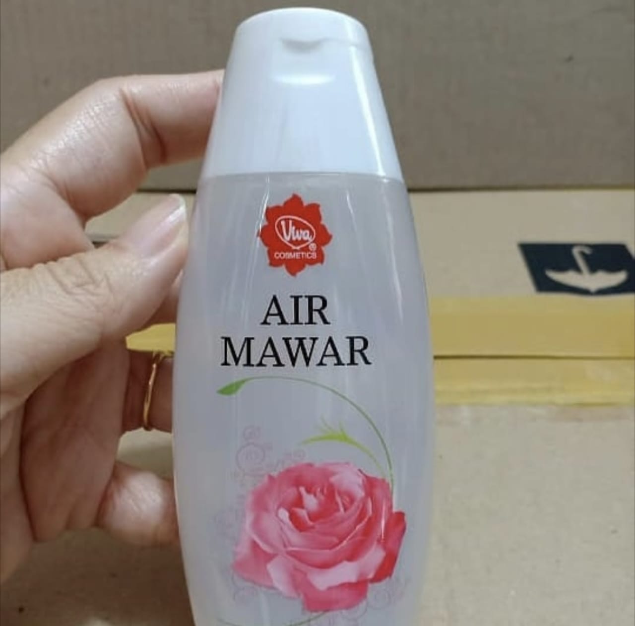 Trik Maksimalkan Penggunaan Air Mawar Viva untuk Wajah Bersinar Instant! Tampil Glowing dan Awet Muda dalam Sekejap!