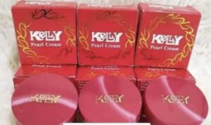 Trik Samarkan Flek Hitam dan Jerawat Hanya dengan 8 Ribuan Menggunakan Bedak Kelly: Temukan 4 Manfaat Lainnya