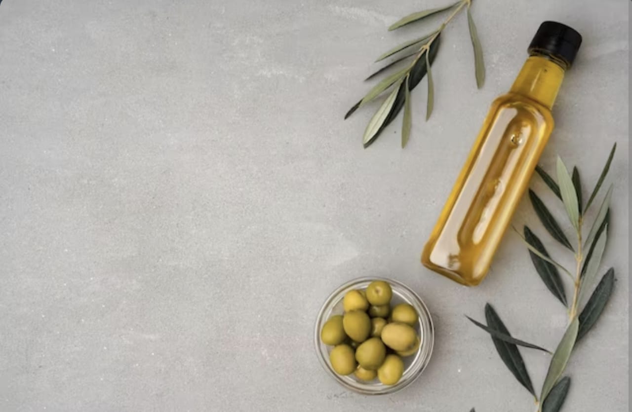 3 Merk Serum Minyak Zaitun yang Efektif Mencerahkan Kulit Wajah dan Membuatnya Cerah serta Kenyal!