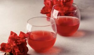 6 Manfaat Penggunaan Air Mawar Sebelum Tidur yang Ampuh Mengatasi Flek Hitam