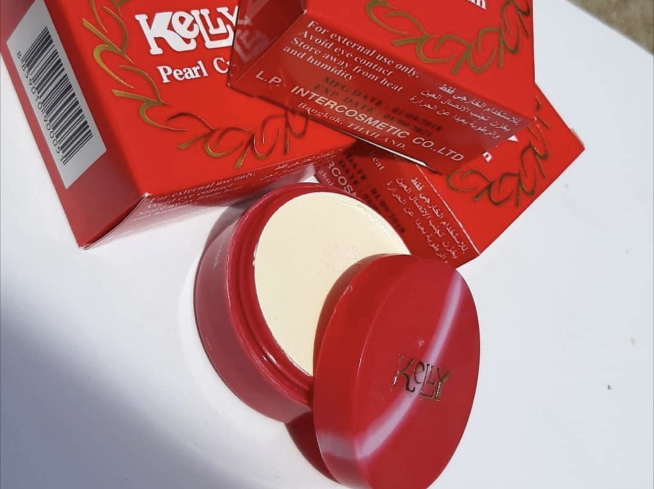 7 Fakta Menarik Mengenai Cara Memutihkan Wajah dengan Bedak Kelly, Simak Tipsnya!