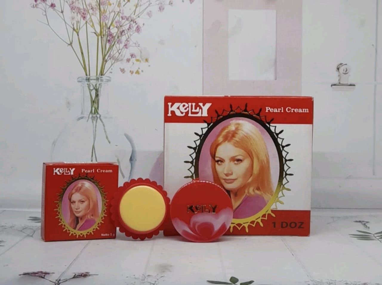 Bedak Kelly, Pilihan Terbaik untuk Wajah Cerah dan Bebas Flek Hitam! Campur dengan 1 Produk Rahasia Ini untuk Hasil yang Efektif, Hemat, dan Mudah Cara Pakainya!