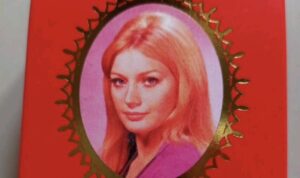 Bedak Padat Kelly: Rahasia Kulit Tampak Sempurna yang Tidak Boleh Terlewatkan