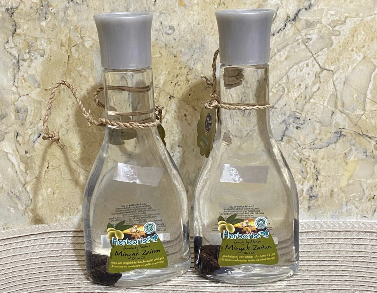 Cara Menggunakan Minyak Zaitun Herborist dengan Efektif Flek Hitam Hilang Dalam Satu Usapan