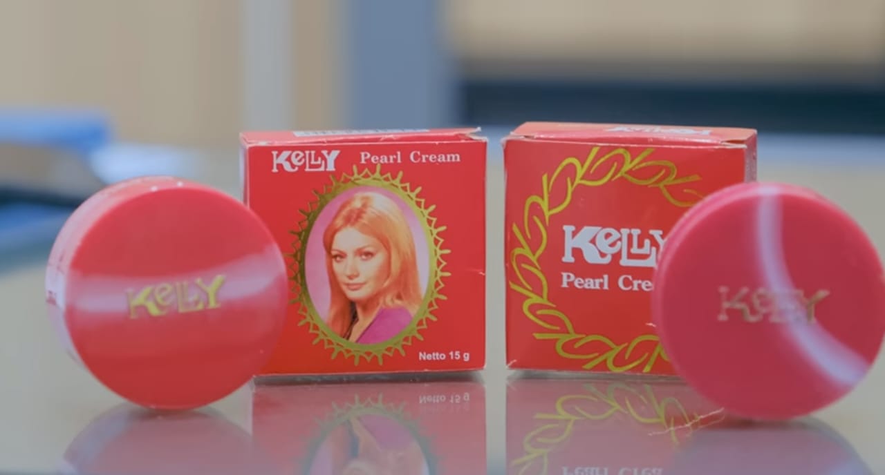 Cuma 8 Ribuan, Bedak Kelly Aman atau Tidak Putihkan Wajah dengan Cepat dan Kandungan Titanium Dioxide
