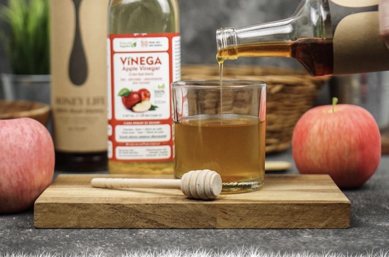 Ini 3 Langkah Membuat Toner Menggunakan Cuka Apel dan Air Mawar Viva yang Tepat untuk Mengatasi Flek Hitam