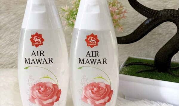 Ini Dia Urutan Pemakaian Air Mawar yang Benar untuk Kulit Wajah Putih Bersinar Seperti Artis Jepang!