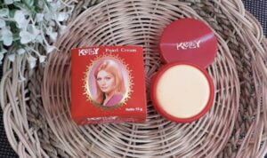 Ini Petunjuk yang Tepat, Cara Menggunakan Bedak Kelly agar Wajah Cepat Putih dan Tahan Lama, Simak Penjelasannya di Sini!