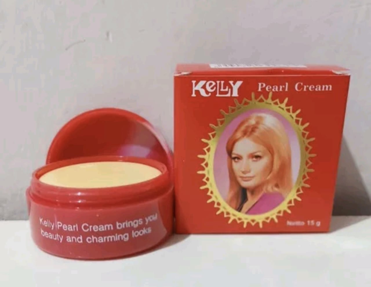 Keajaiban Bedak Kelly Rahasia Kecantikan yang Terjaga!