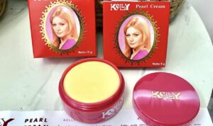 Keajaiban Bedak Kelly: Wajah Kenyal ala Artis Jepang dengan Harga Terjangkau! Temukan 4 Manfaat dan Cara Menggunakannya