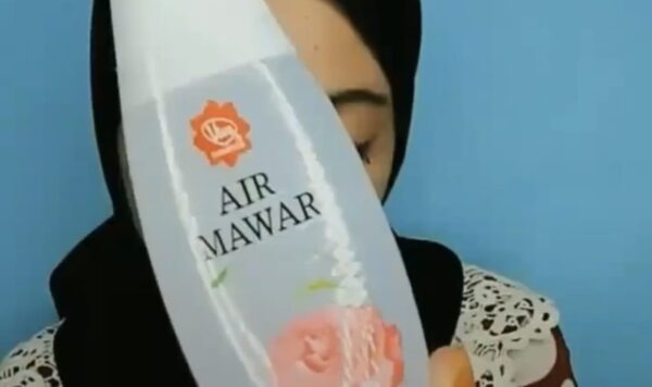 Kesegaran Instan Wajah dengan Viva Air Mawar, Kosmetik Legendaris yang Tetap Populer – 2 Cara Pemakaian