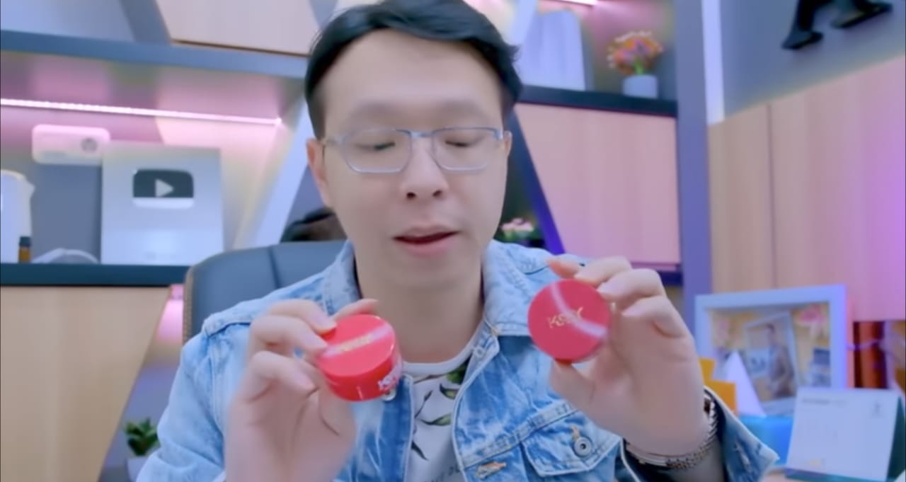 Perbedaan Mendasar Antara Bedak Kelly Asli dan Palsu Berdasarkan Uji Lab oleh Dr. Richard Lee Informasi Penting yang Wajib Diketahui!