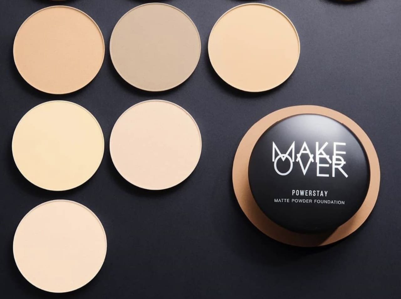 Pilih Salah Satu dari 4 Varian Bedak Make Over Terbaik untuk Membuat Make Up Lebih Awet