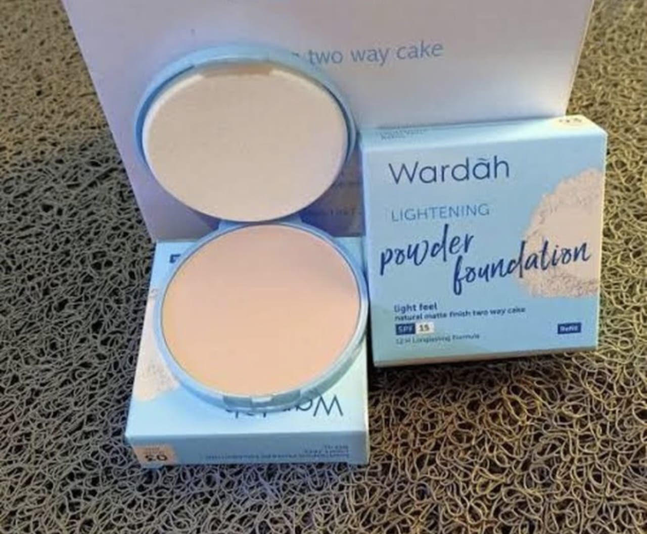 Pilihan Terbaik Bedak Wardah untuk Kulit Kering dan Kusam, Temukan Rekomendasinya Disini!