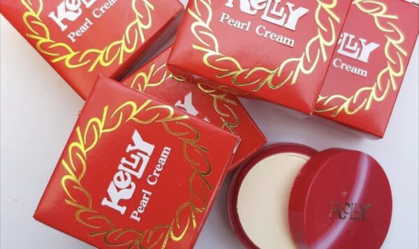 Rahasia Keindahan Kulit Wajah Wanita: Menggunakan Bedak Kelly untuk Mempercantik dan Memutihkan