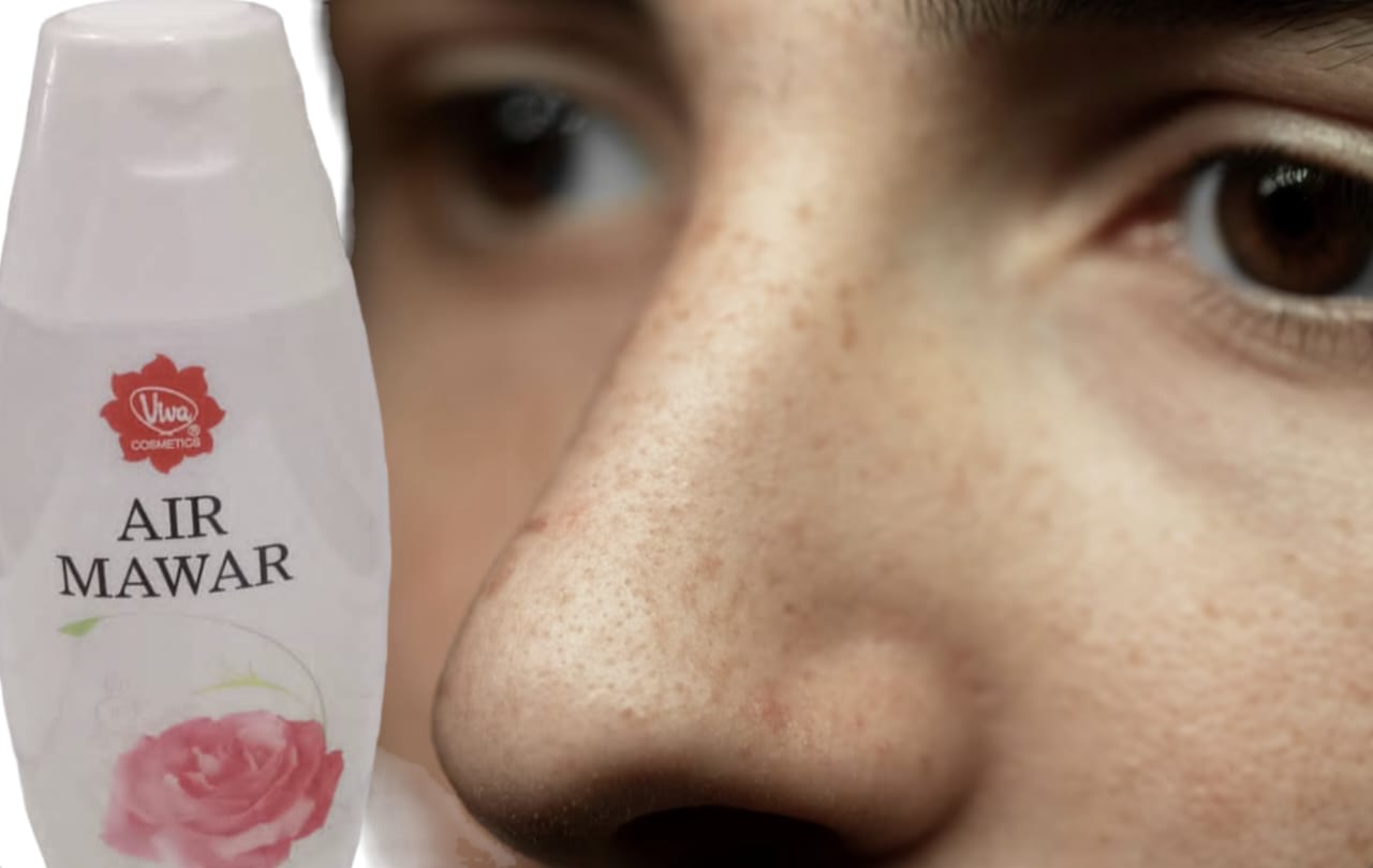 Tampil Segar dan Awet Muda di Usia 40 dengan Cara Menghindari Flek Hitam Melalui Penggunaan Rutin Air Mawar Viva di Malam Hari. Berikut Panduannya