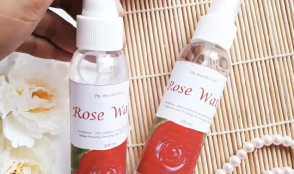 Temukan Cara Membuat Air Mawar Campuran Bedak Marcks untuk Mengatasi Jerawat dan Membuat Kulit Lebih Halus