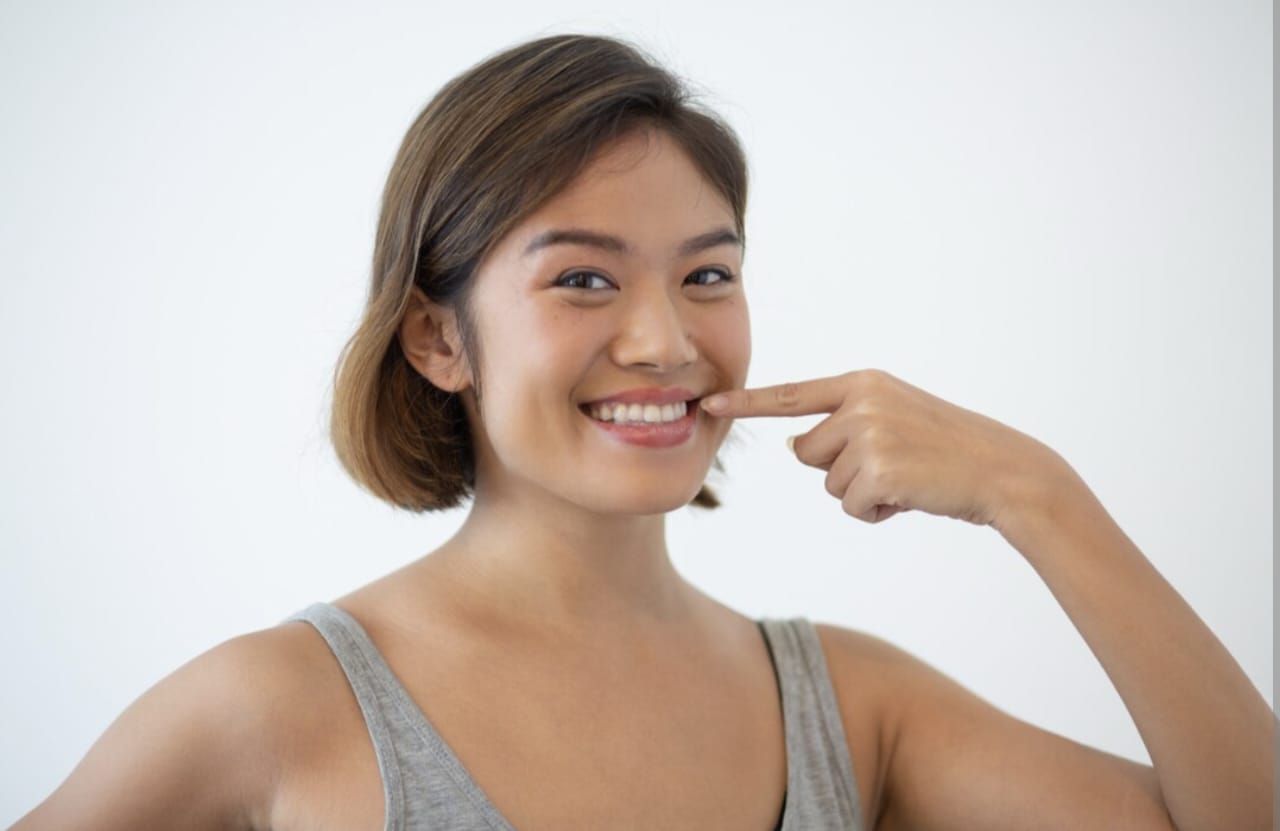 Tips Memutihkan Gigi dan Mengatasi Bau Mulut Tanpa Lemon dan Garam Menggunakan Satu Jenis Minyak