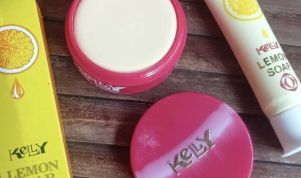 Tips Merawat Kulit Wajah untuk Tampil Cantik Seperti Artis dengan Krim Kelly dan Air Mawar Viva: Cara Pembuatannya
