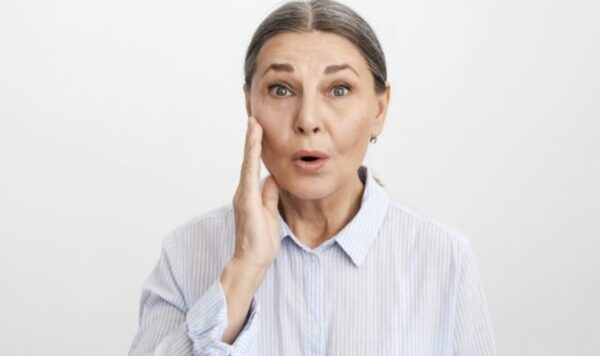 Tips Perawatan Wajah Usia 50 Tahun yang Tepat dan Efektif