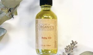8 Manfaat Baby Oil untuk Wajah Flek Hitam