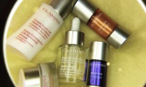 Clarins Extra Firming Eye Lift Perfecting Serum Review, Keajaiban Produk Perawatan Kulit