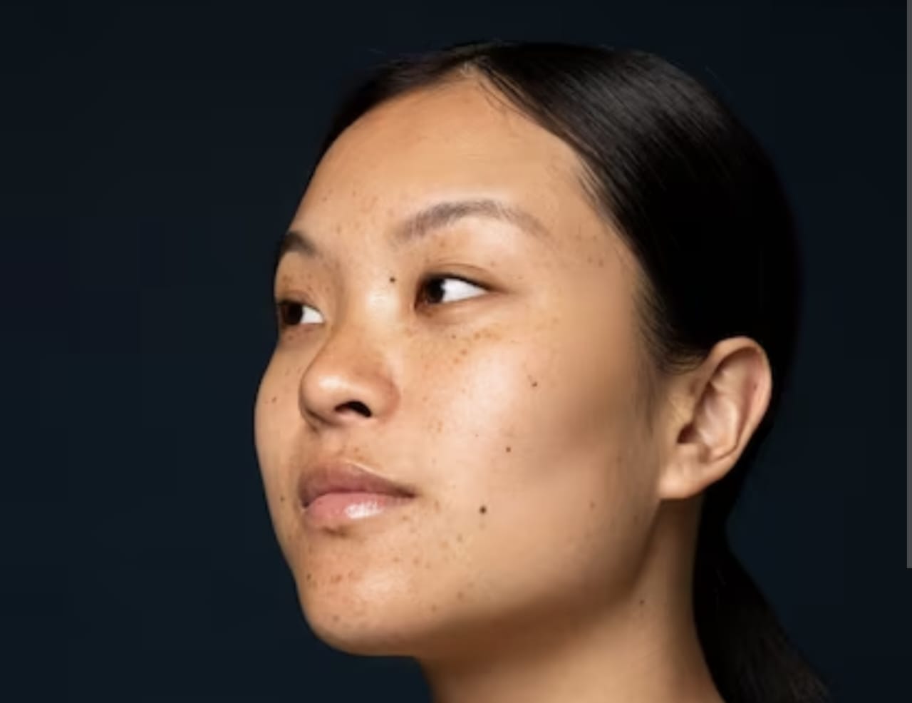 Menyingkirkan Flek Hitam dengan Sabun Muka yang Tepat, Pilihan Terbaik di Apotik