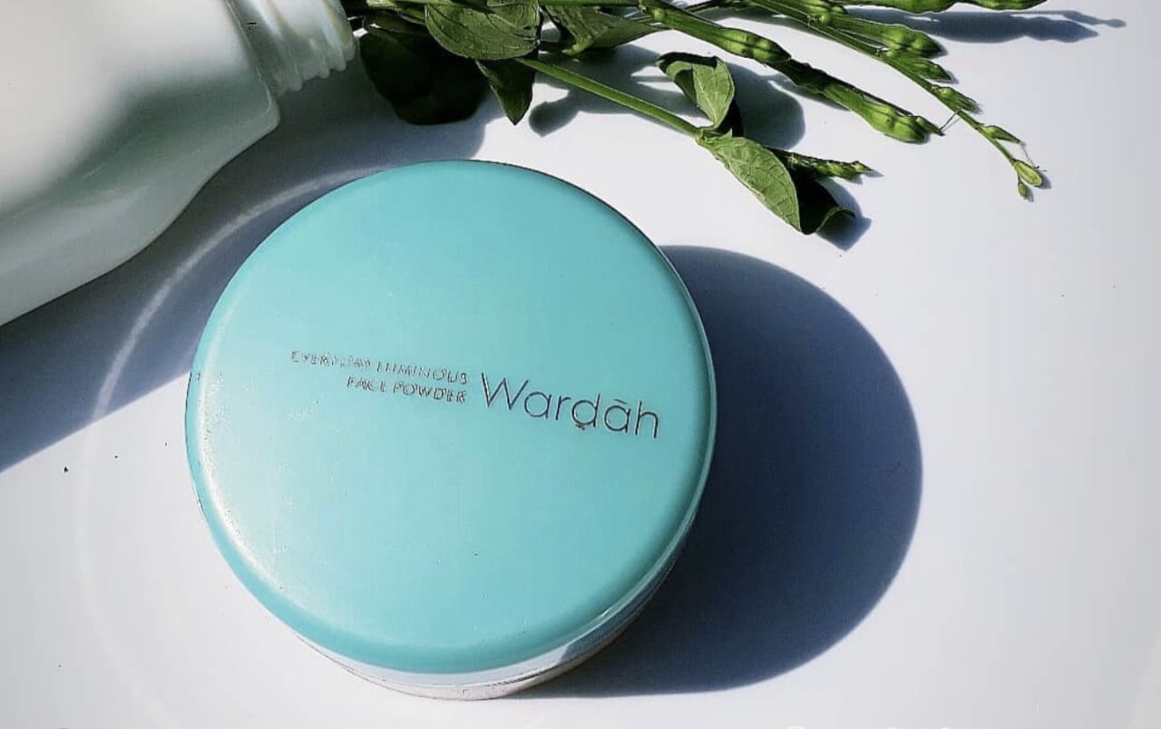 Bedak Wardah untuk Kulit Sawo Matang dan Kering
