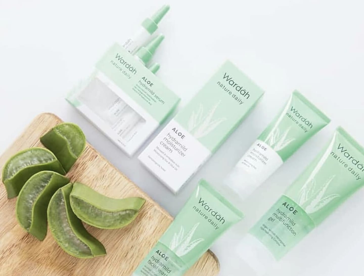Cara Memakai Wardah Aloe Vera Gel untuk Jerawat