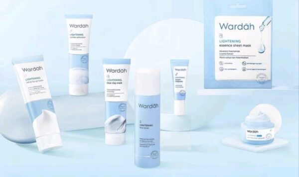 Bagusan DD Cream Wardah Light atau Natural? Ini Dia Jawabannya!