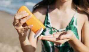 6 Sunscreen untuk Fungal Acne, Menyambut Musim Panas dengan Kulit Sehat