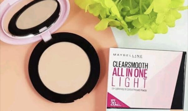 7 Bedak Padat untuk Kulit Berminyak di Bawah 50 Ribu, Dapatkan Hasil yang Memuaskan