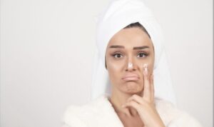 Kenapa Jerawat di Pipi Susah Hilang? Ini Dia Penyebab dan Cara Mengatasinya