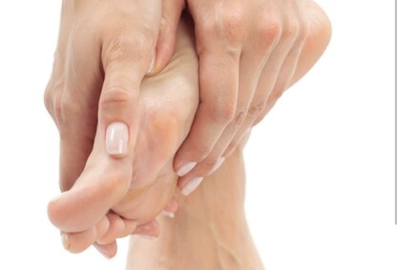 Cara Mengatasi Kaki Pecah-Pecah dengan Handbody