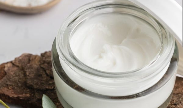 6 Krim Pemutih Wajah yang Aman di Apotik dan Harga, Solusi Kilau Sehatmu!