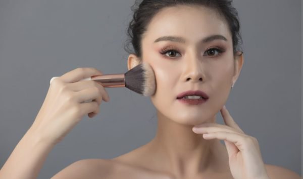 5 Bedak yang Tidak Mengandung Merkuri untuk Tampil Cantik Alami