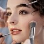 Cara Makeup Hanya dengan Bedak dan Lipstik