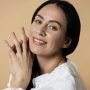 Apakah Warna Cream Cocok untuk Kulit Sawo Matang