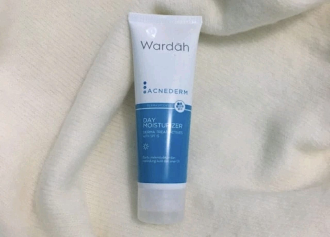 Moisturizer Wardah untuk Kulit Berminyak dan Berjerawat