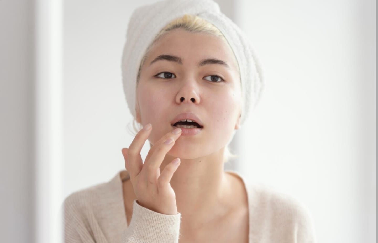 Arti Jerawat di Atas Bibir dalam Percintaan