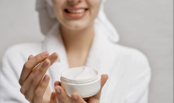 7 Pelembab yang Mengandung Hyaluronic Acid, Kenali Manfaatnya yang Baik untuk Kulit