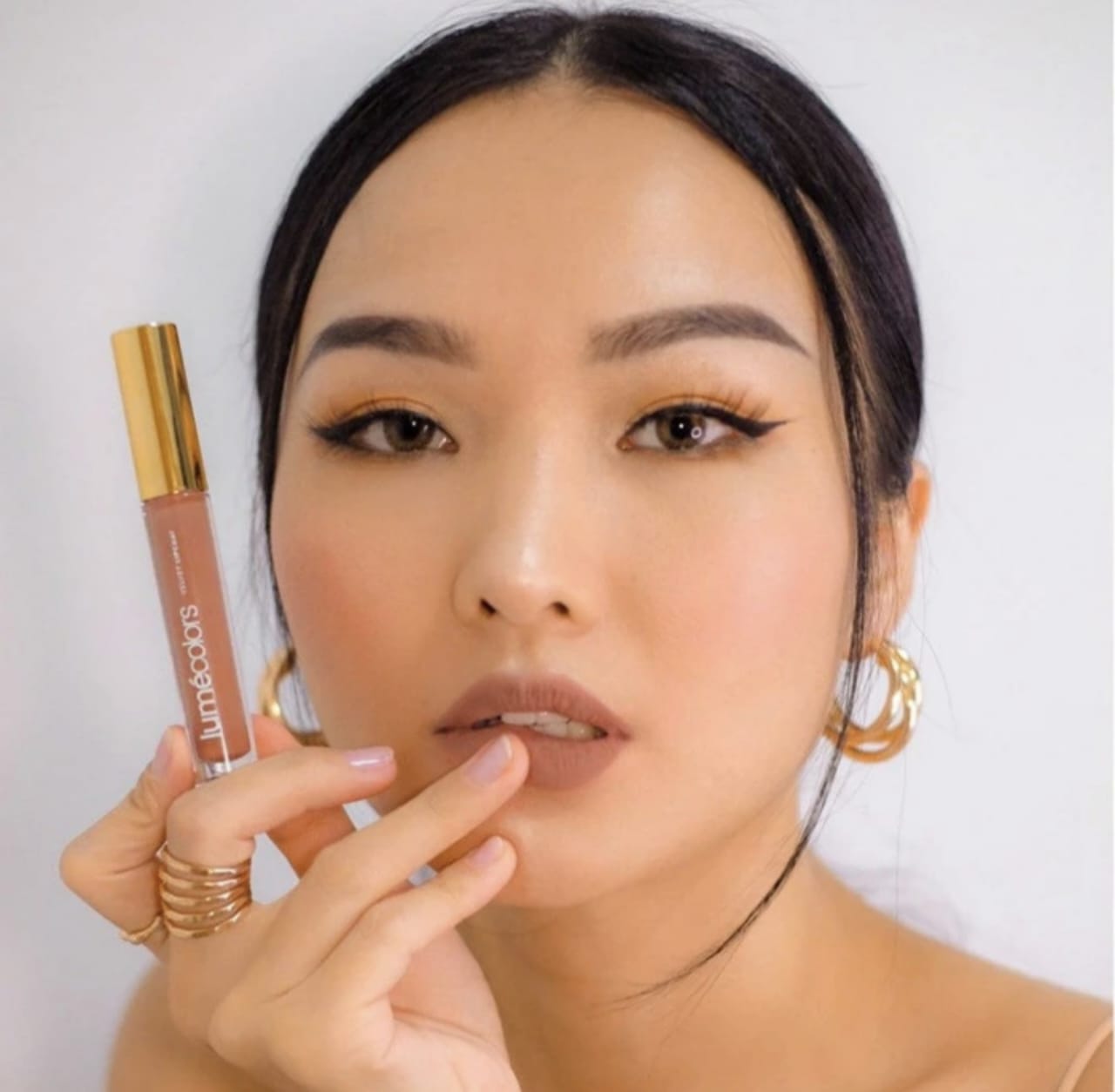 Kulit Sawo Matang Cocok Pakai Lipstik Warna Apa