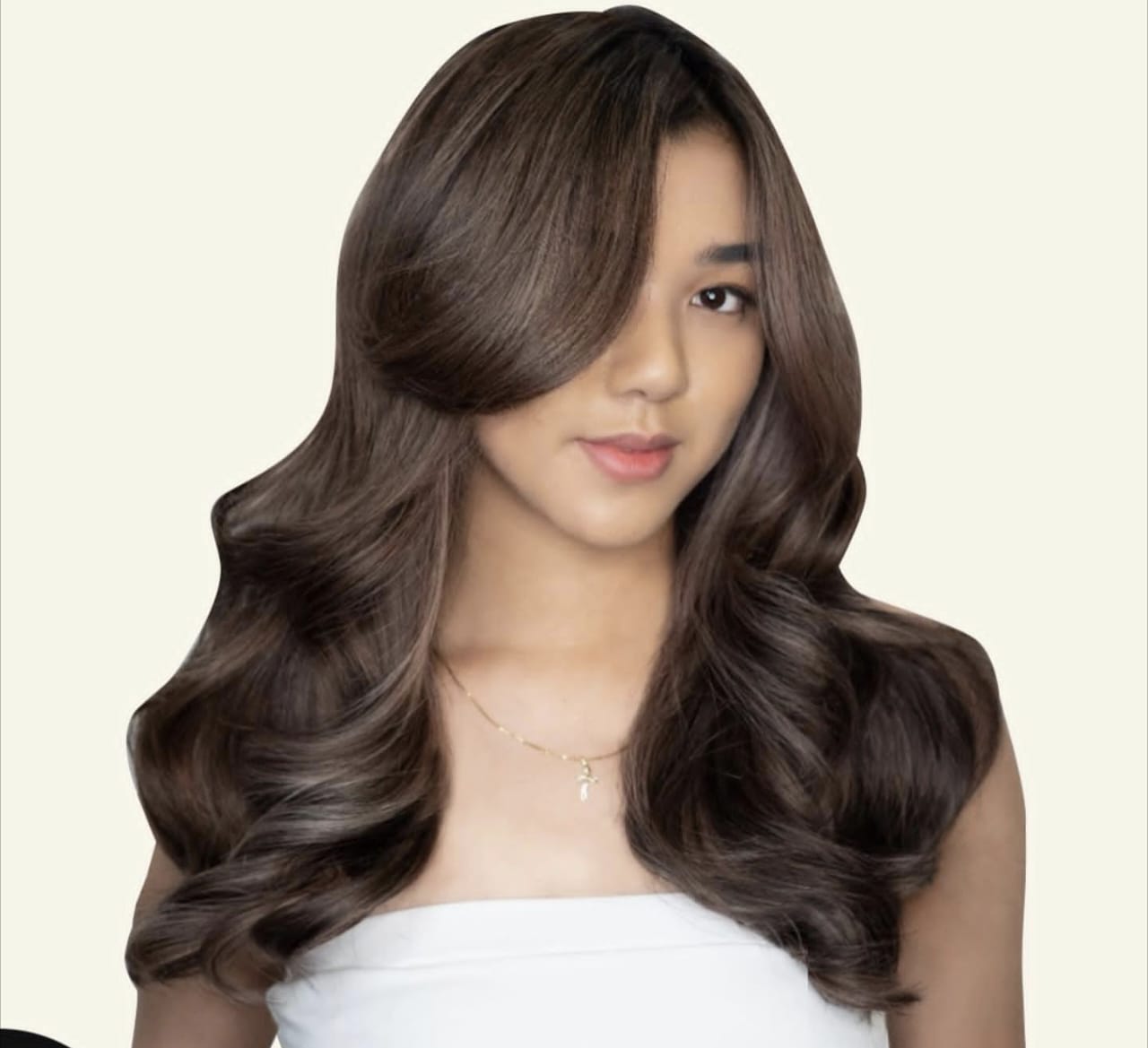 Warna Rambut untuk Kulit Putih Wajah Bulat