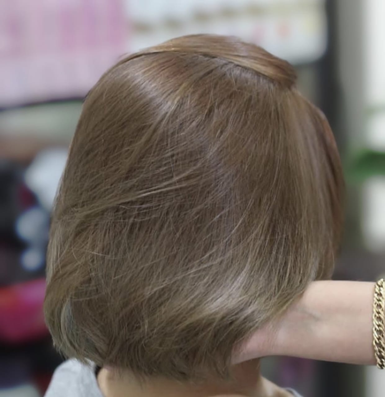 Warna Rambut untuk Kulit Putih Wajah Bulat