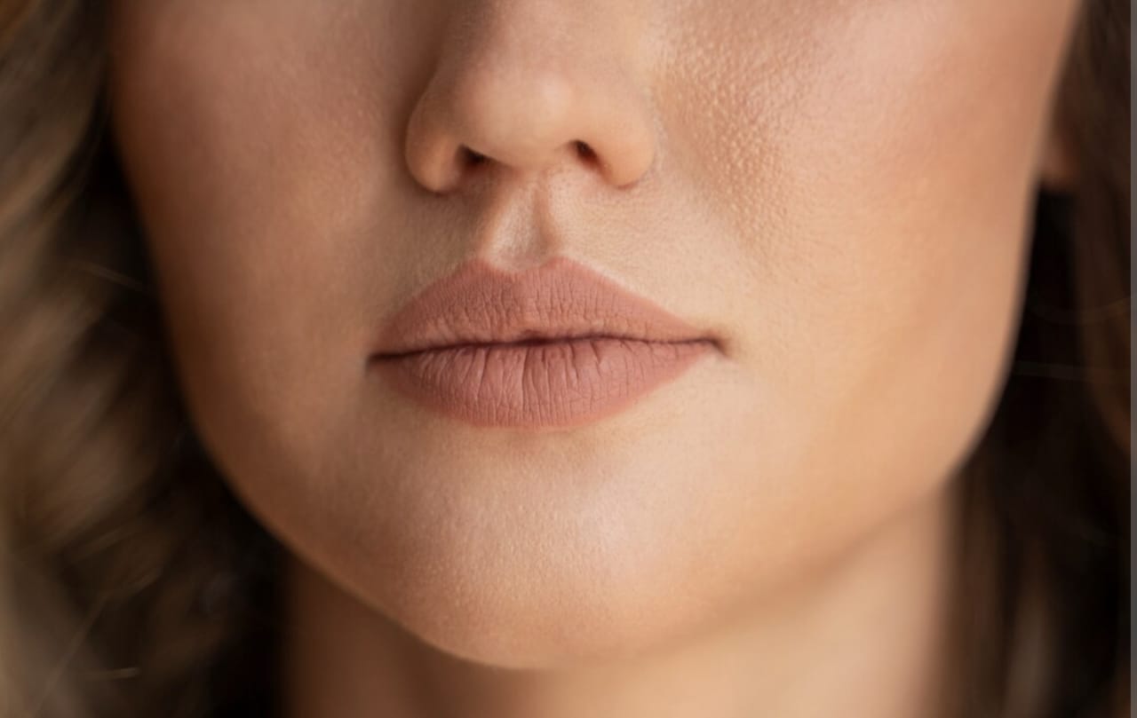 Bintik Putih di Bibir Seperti Jerawat