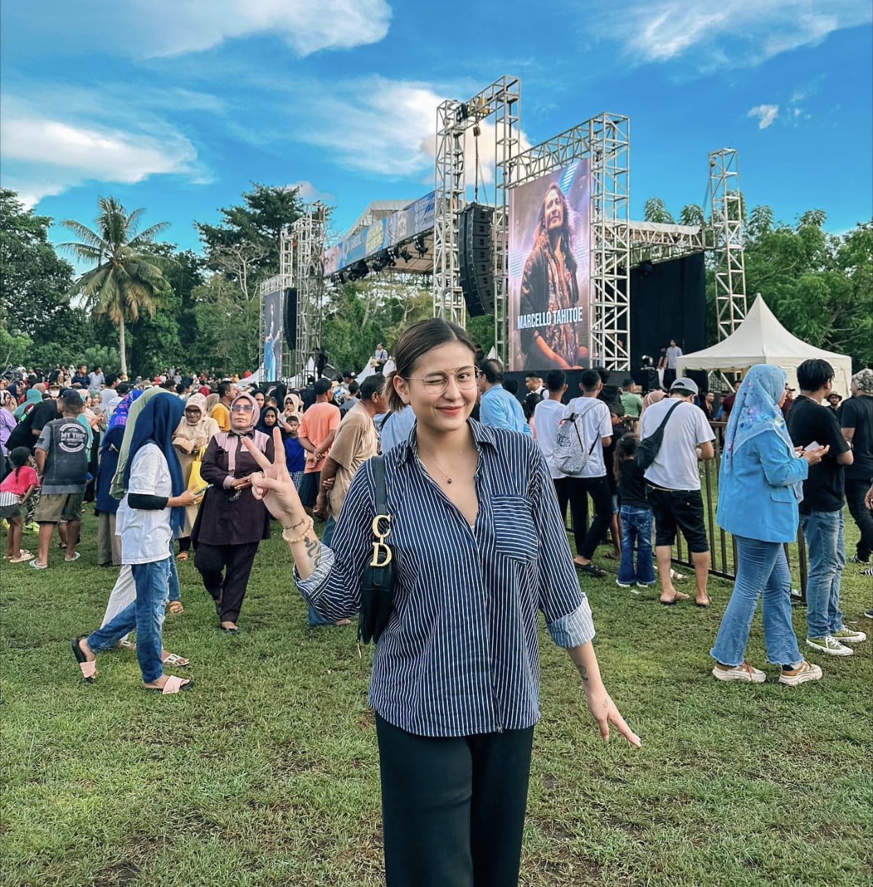 Awkarin Bersama Raffi Ahmad Saat Dukung Gibran