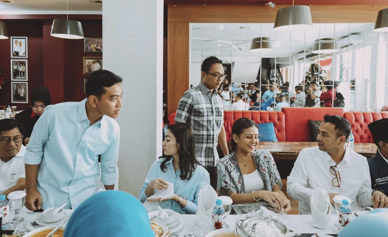 Awkarin Bersama Raffi Ahmad Saat Dukung Gibran