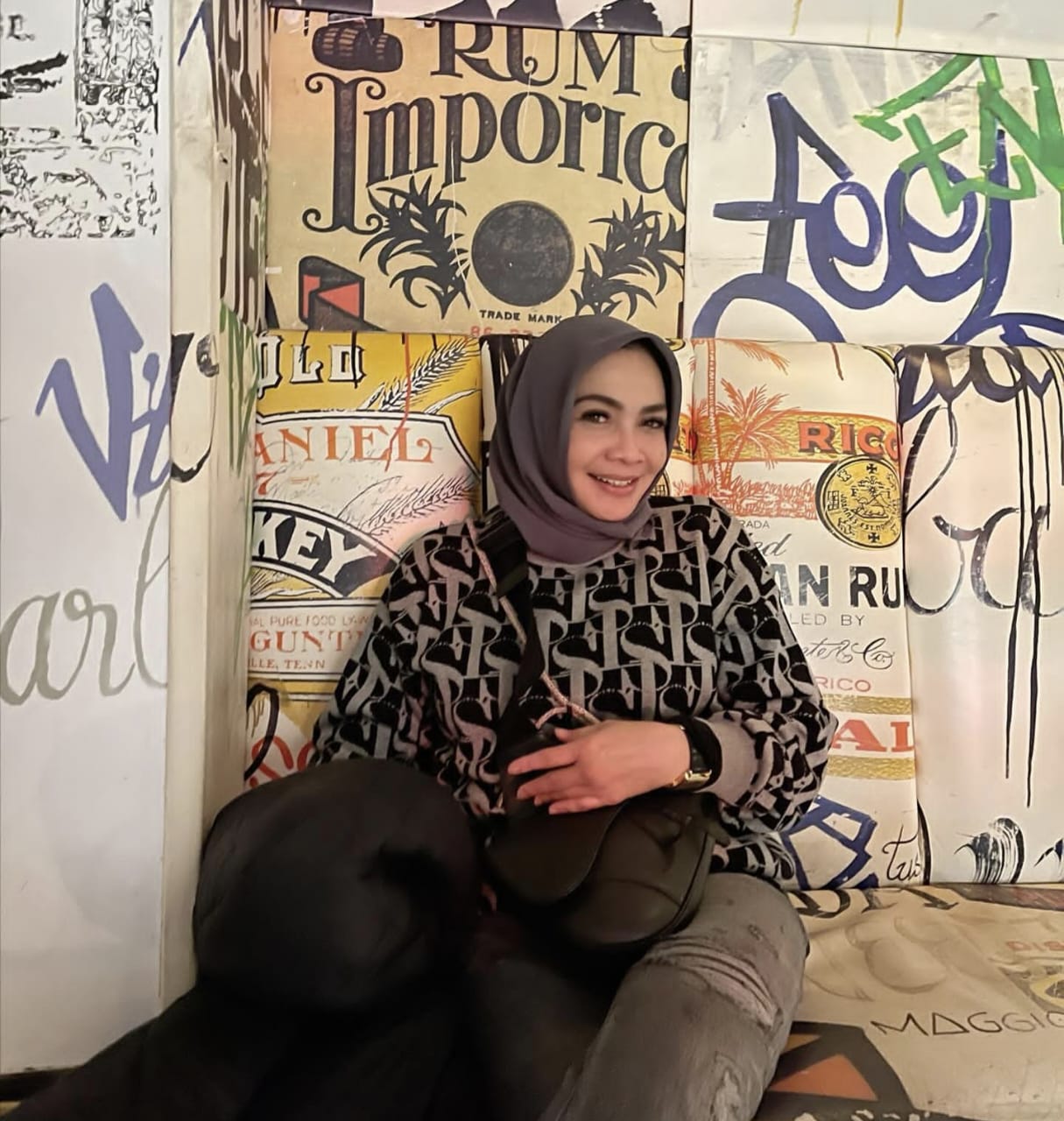 Liburan Mama Rieta dan Mami Toko